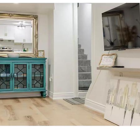 Luxurious 1000 Sq Ft Oasis Apartment แบรมพ์ตัน ภายนอก รูปภาพ