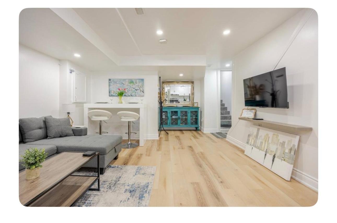 Luxurious 1000 Sq Ft Oasis Apartment แบรมพ์ตัน ภายนอก รูปภาพ