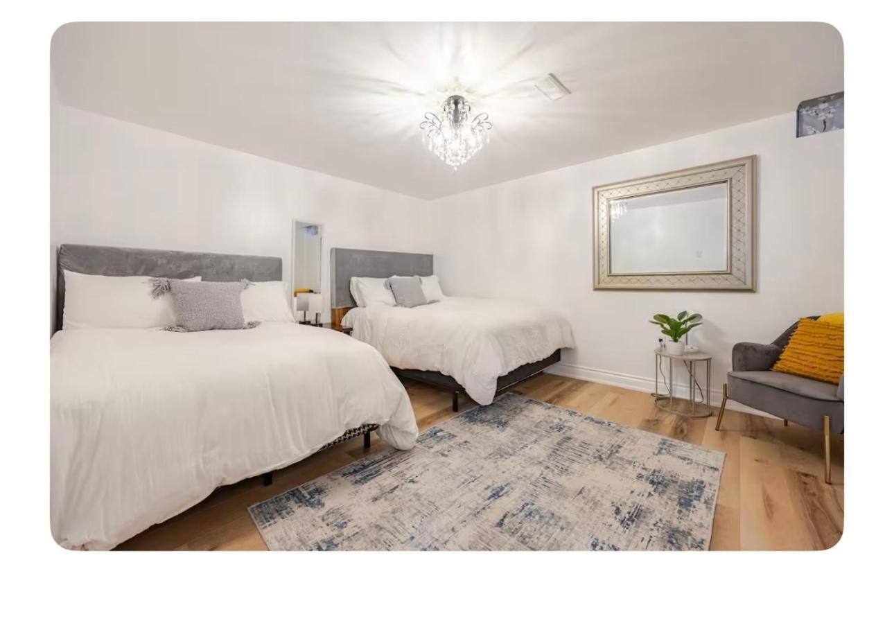 Luxurious 1000 Sq Ft Oasis Apartment แบรมพ์ตัน ภายนอก รูปภาพ